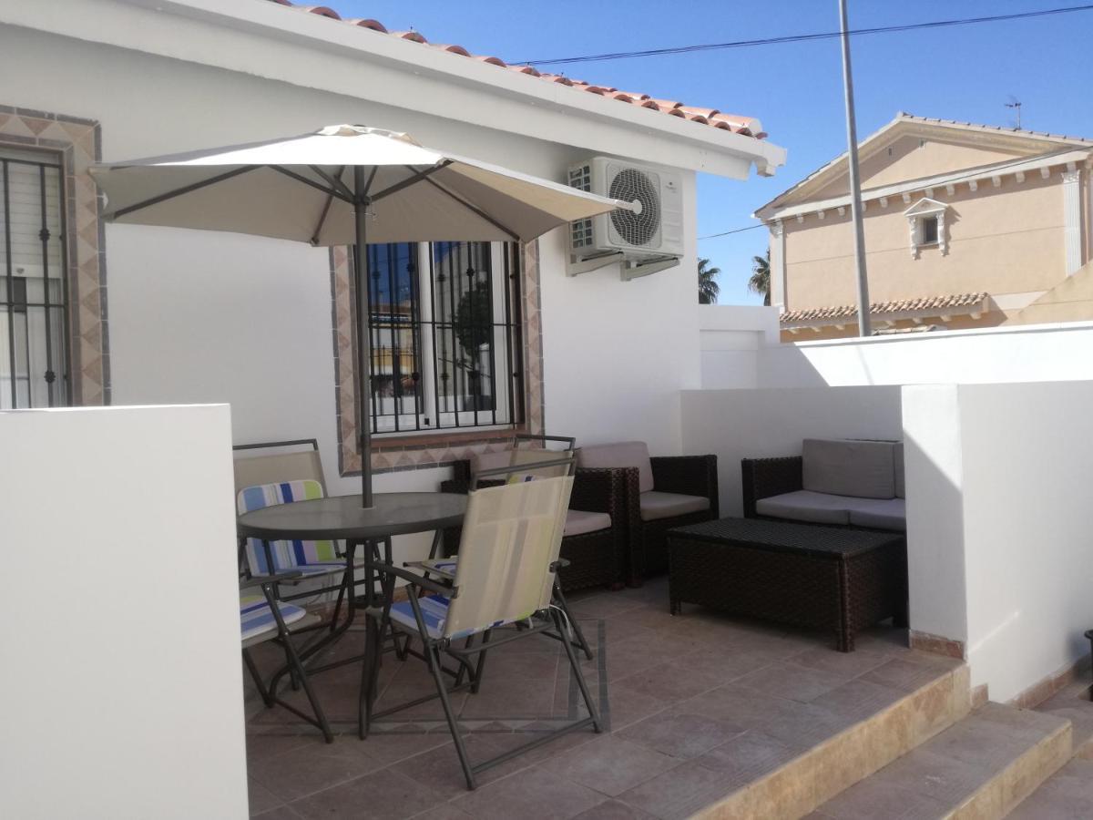 2 Bedroom Newly Renovated Bungalow Close To Bars & Restaurants Los Alcázares Kültér fotó