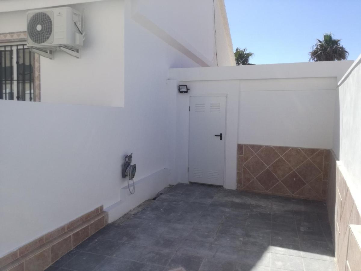 2 Bedroom Newly Renovated Bungalow Close To Bars & Restaurants Los Alcázares Kültér fotó