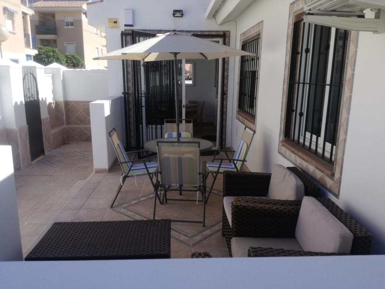 2 Bedroom Newly Renovated Bungalow Close To Bars & Restaurants Los Alcázares Kültér fotó
